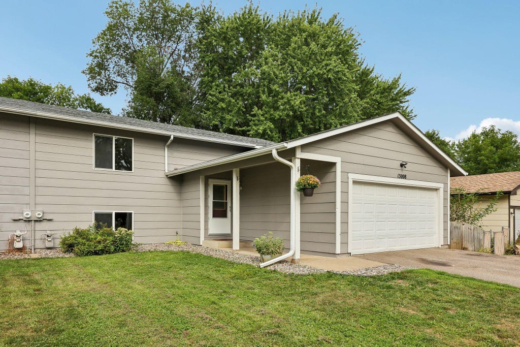 Photo of 13008 Oliver Avenue S, Burnsville, MN 55337 (MLS # 7078894)