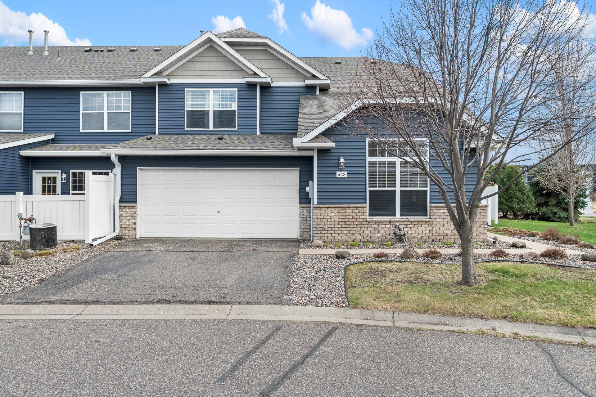 428 Hickory Lane N