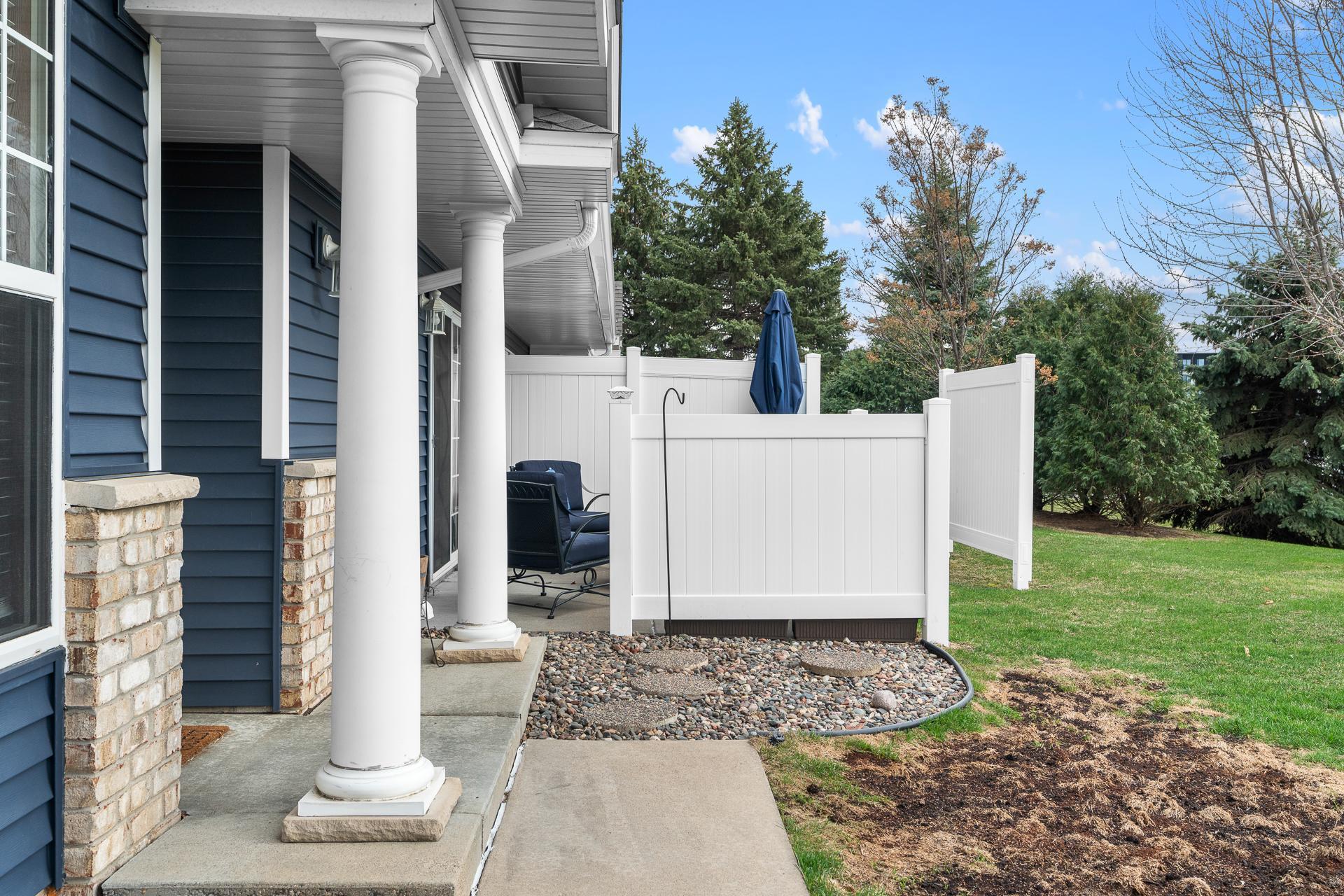 428 Hickory Lane N