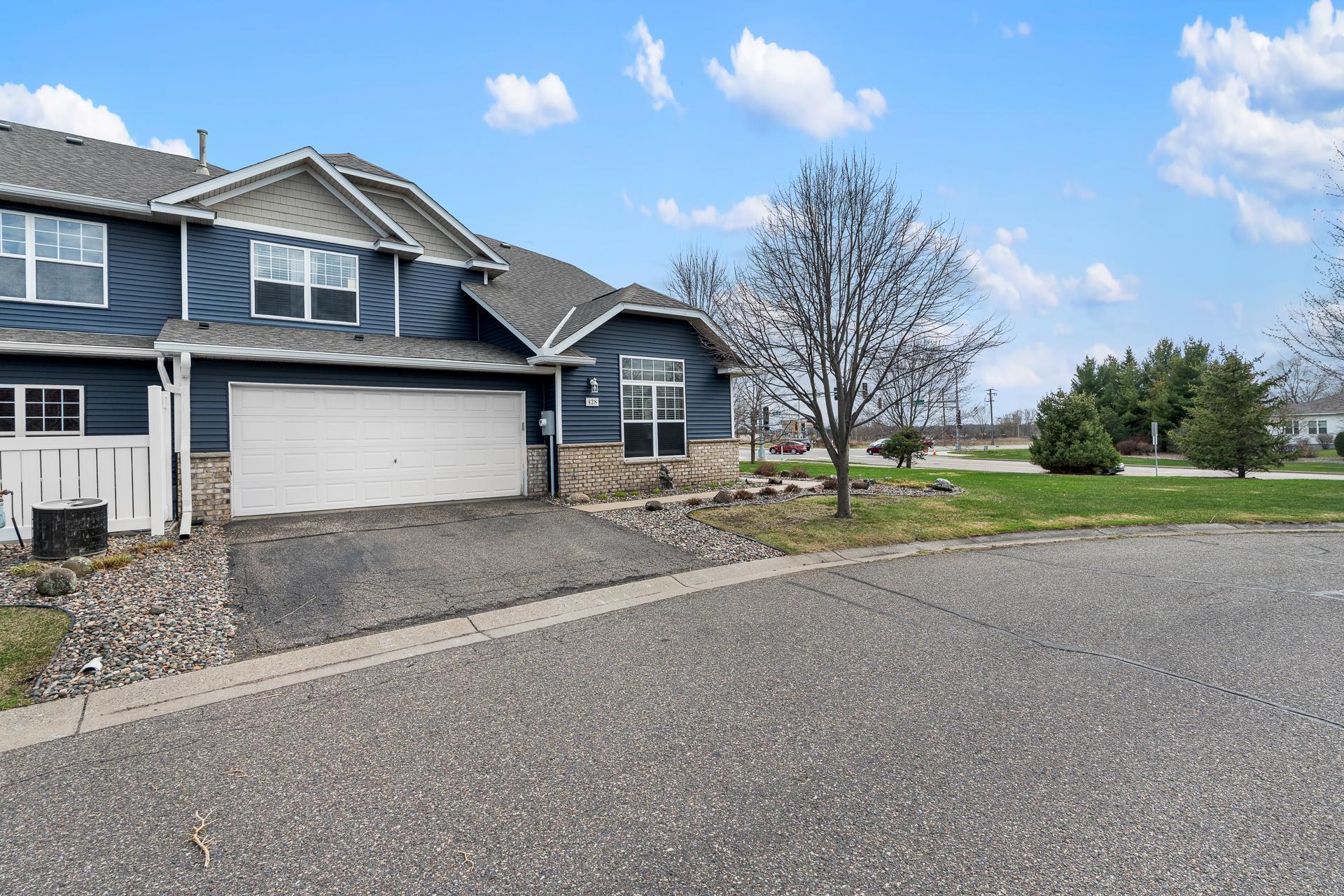 428 Hickory Lane N