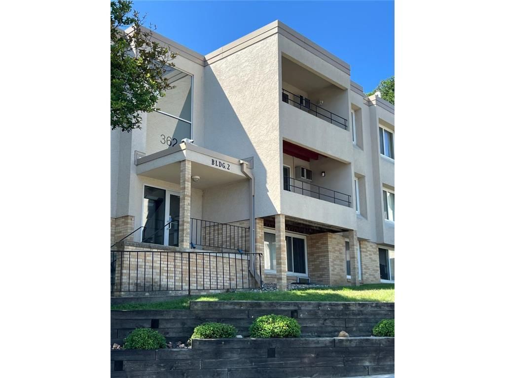 Photo of 362 Elton Hills Drive NW #18, Rochester, MN 55901 (MLS # 6825052)