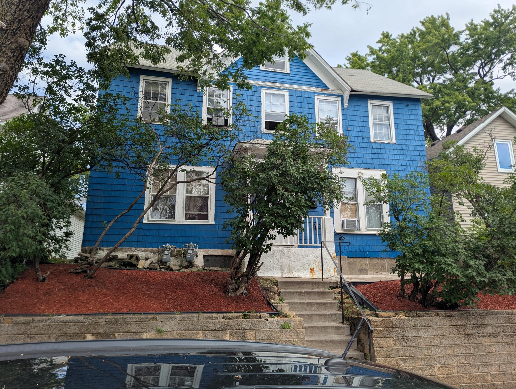 23 Acker Street W