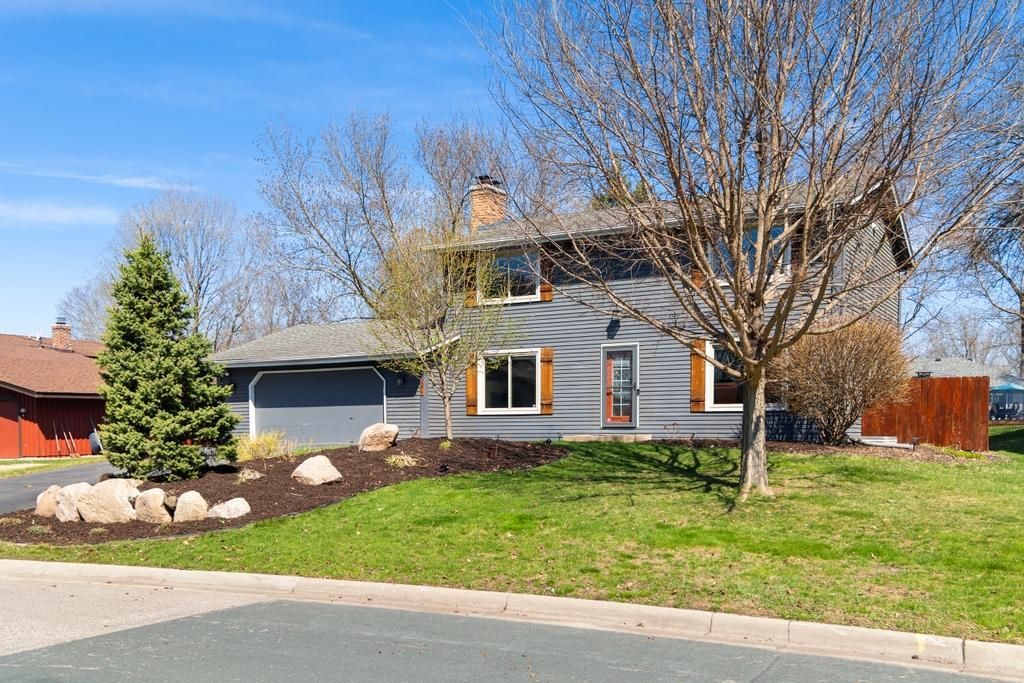 Photo of 404 Cimarron Circle, Chanhassen, MN 55317 (MLS # 7056254)