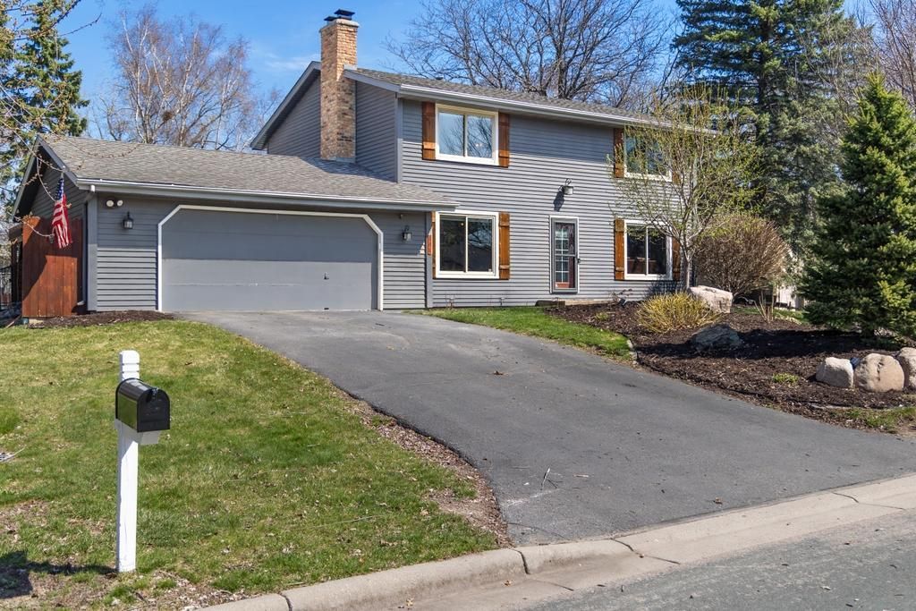 Photo of 404 Cimarron Circle, Chanhassen, MN 55317 (MLS # 7056254)