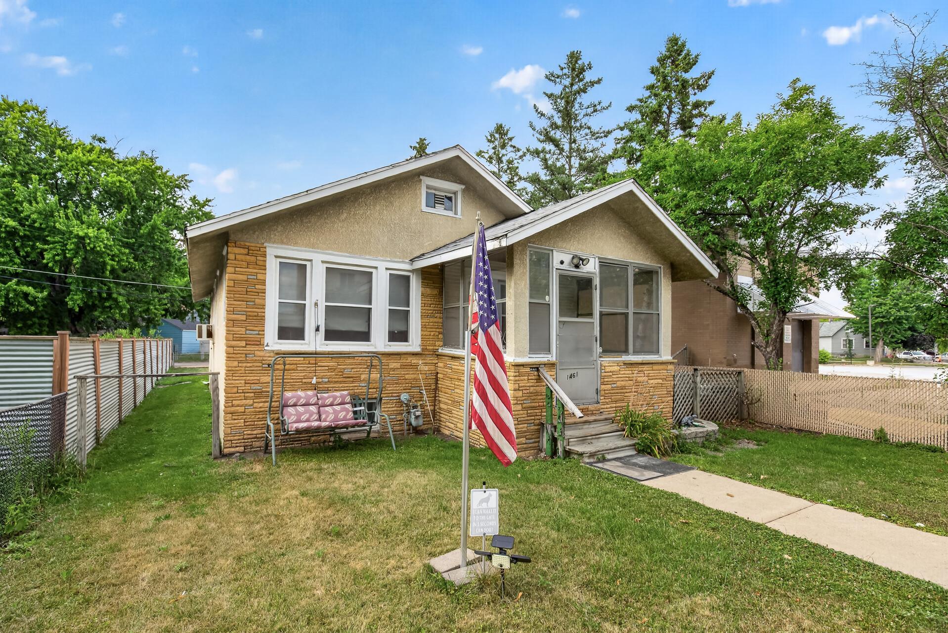 1461 7th Street W