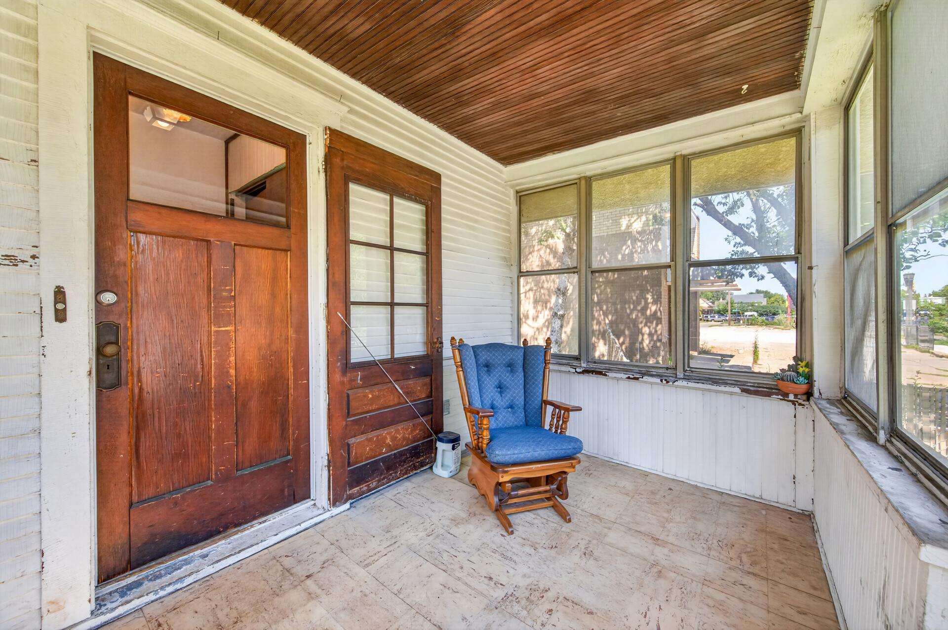 1461 7th Street W