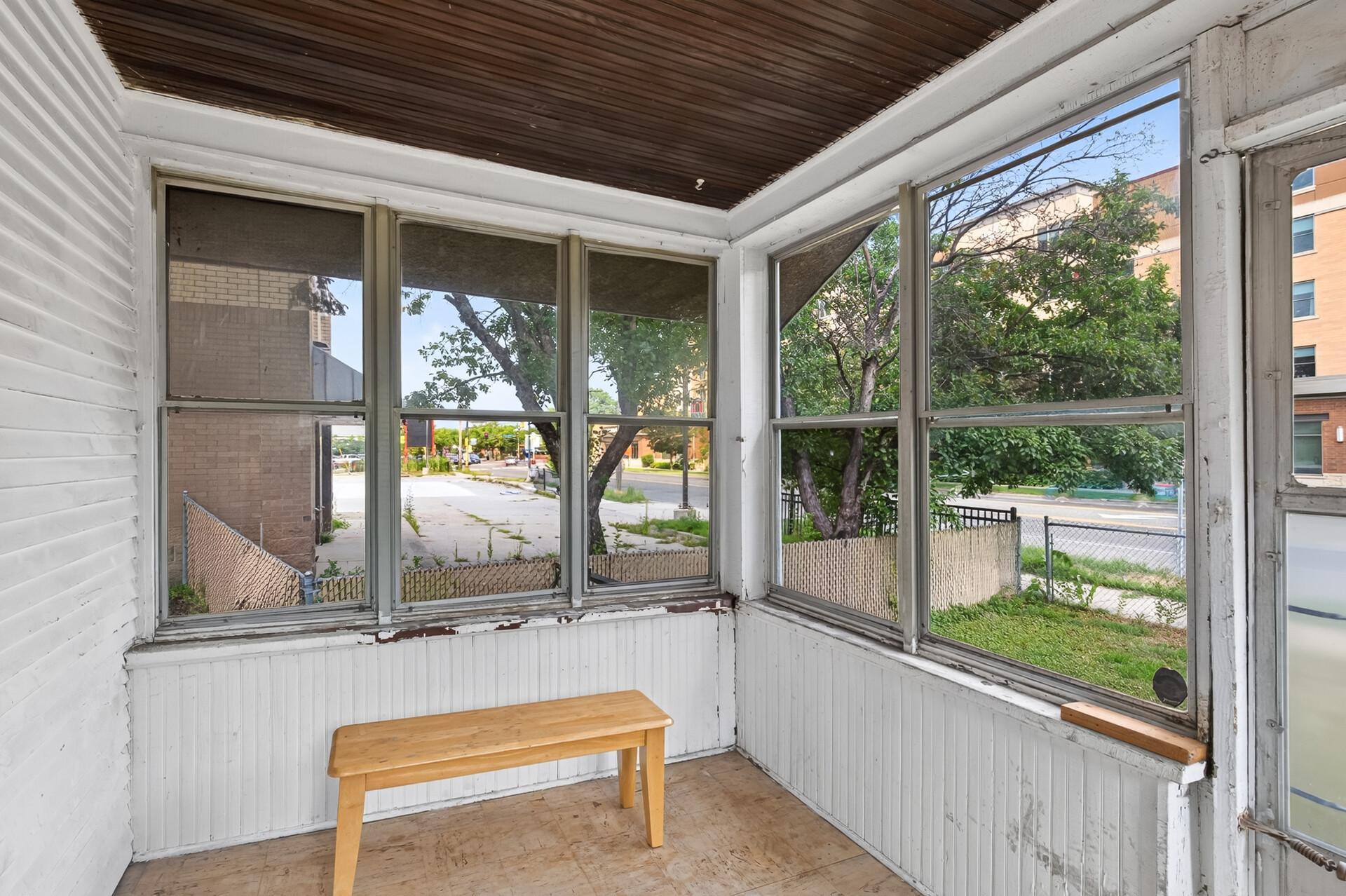 1461 7th Street W