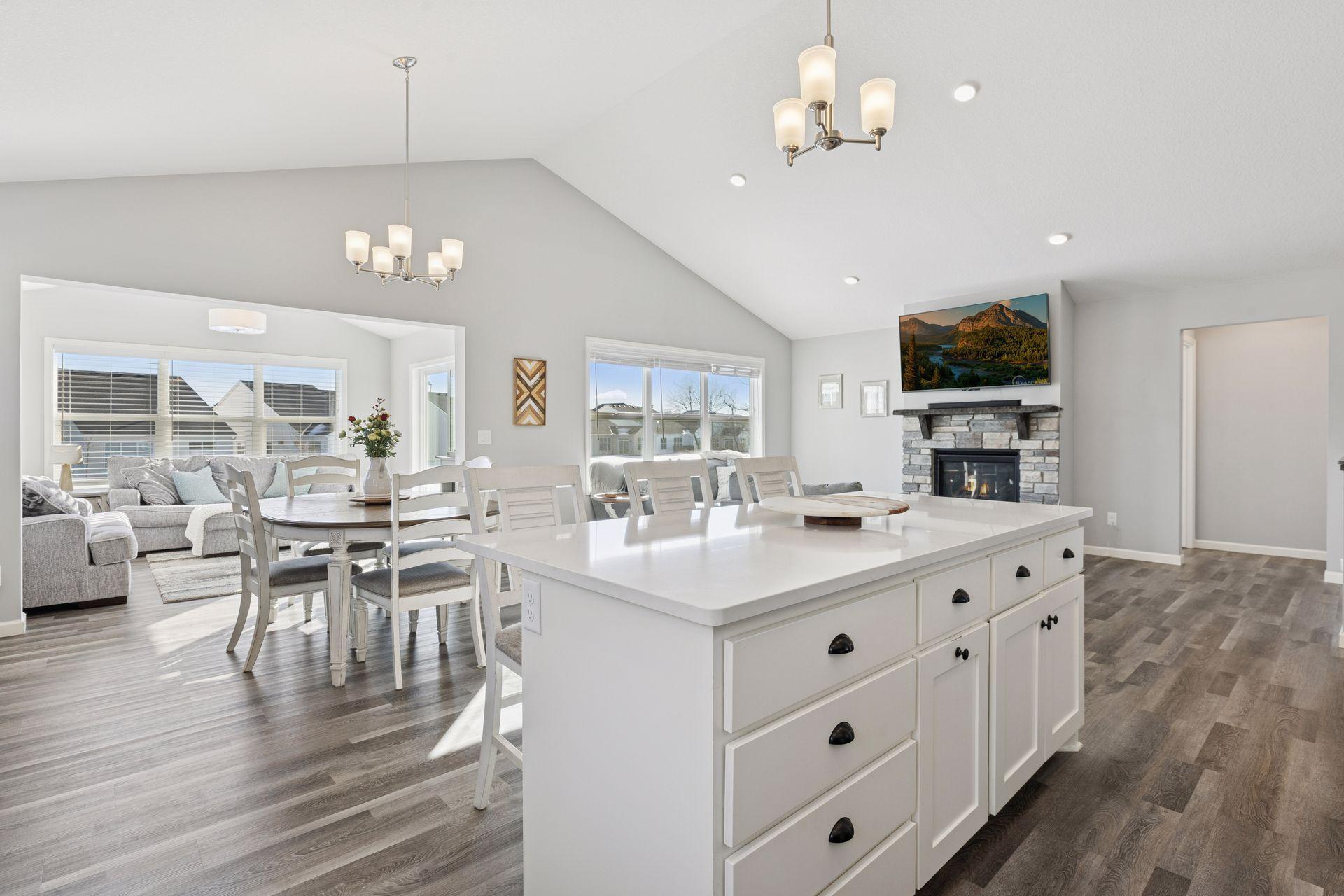 6186 Quenroe Avenue NE