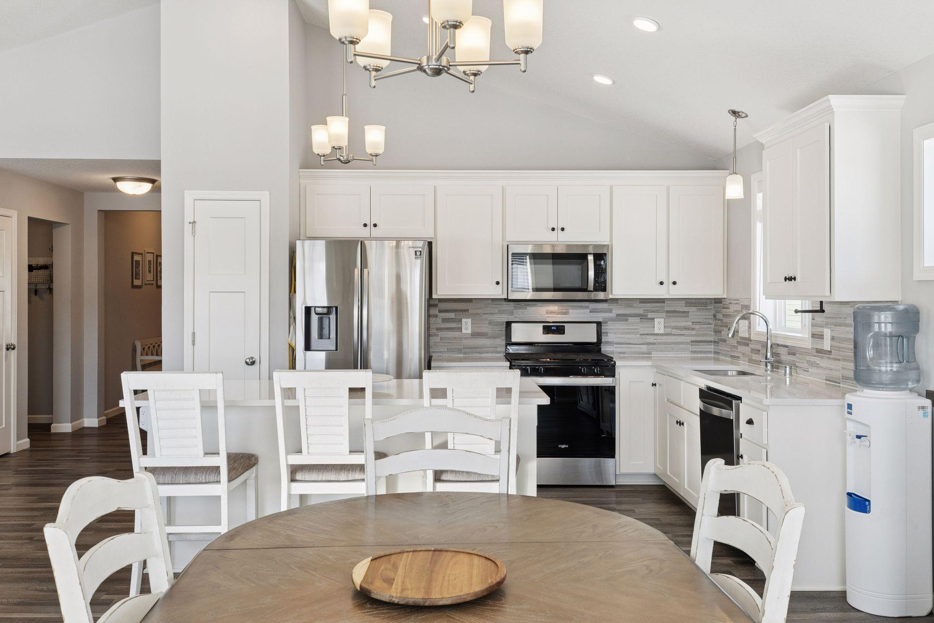 6186 Quenroe Avenue NE