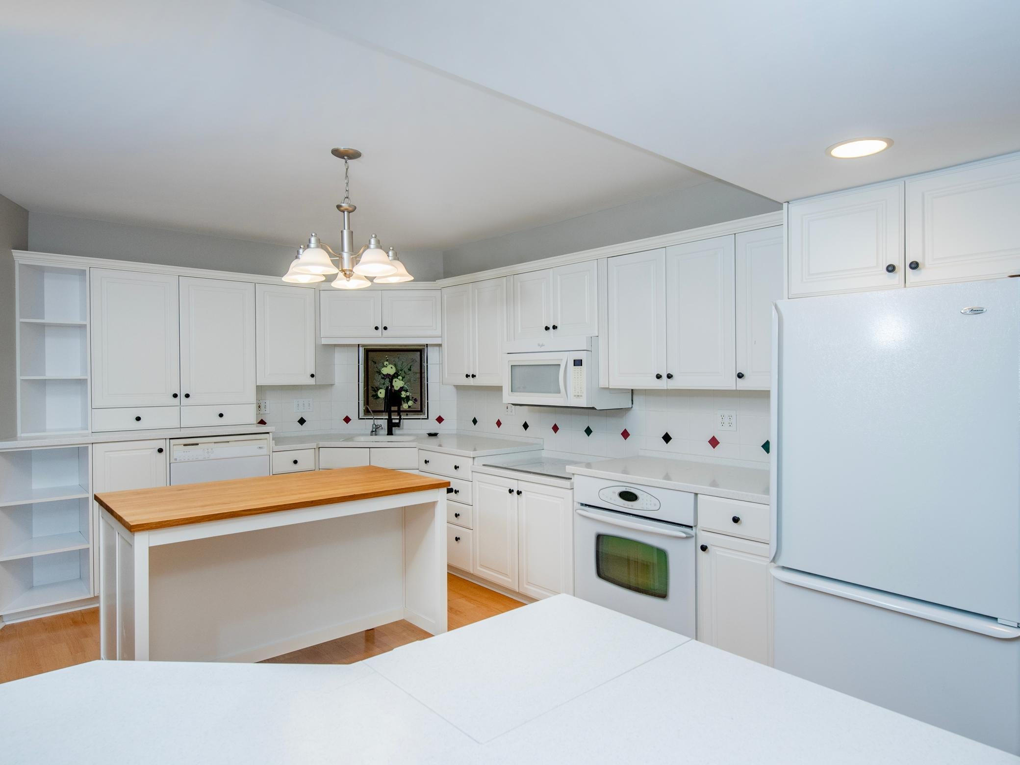 1021 Sibley Memorial Highway 204