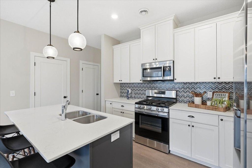 Photo of 1512 Southpoint Drive, Hudson, WI 54016 (MLS # 7029184)