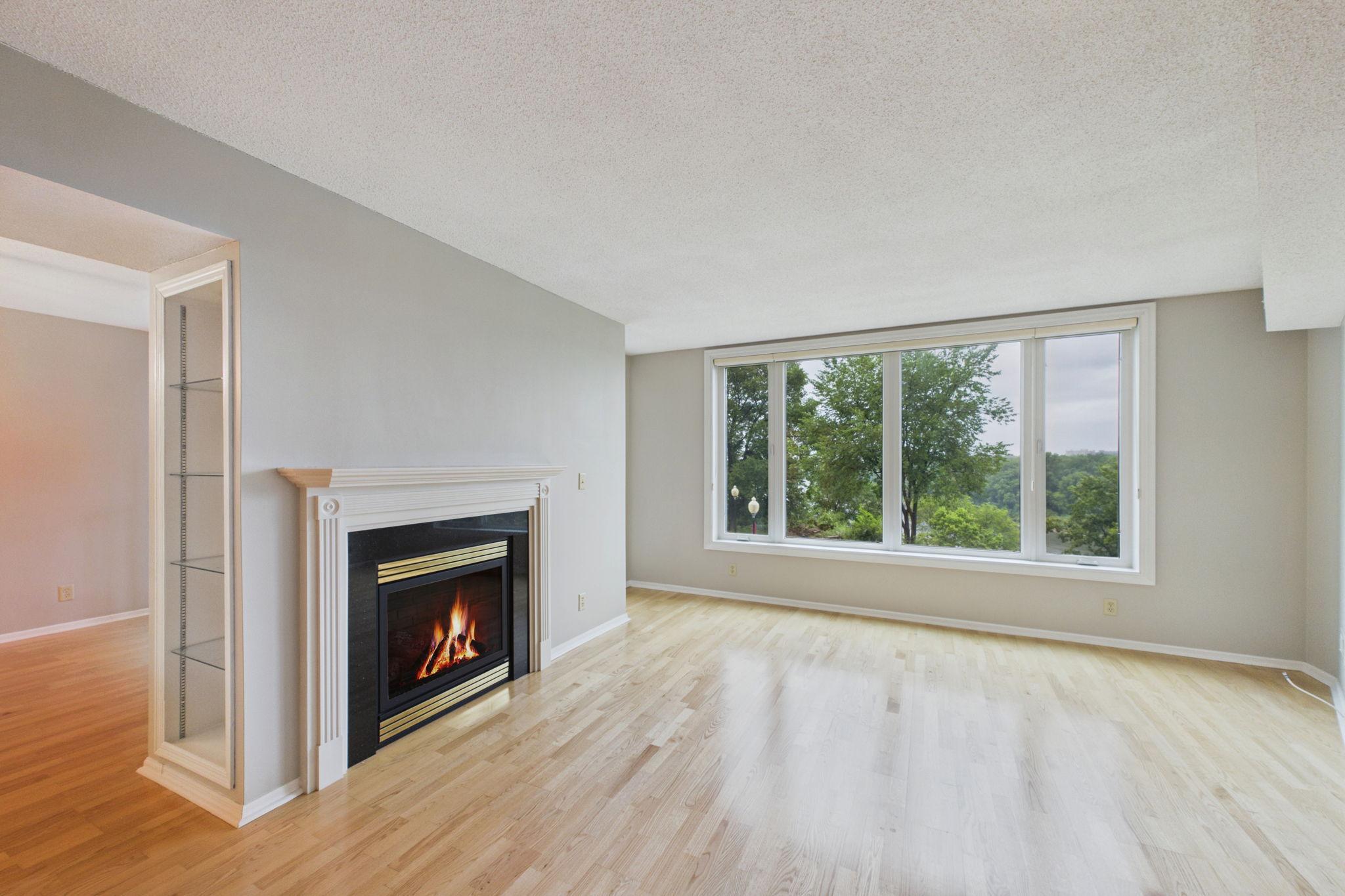 1021 Sibley Memorial Highway 204