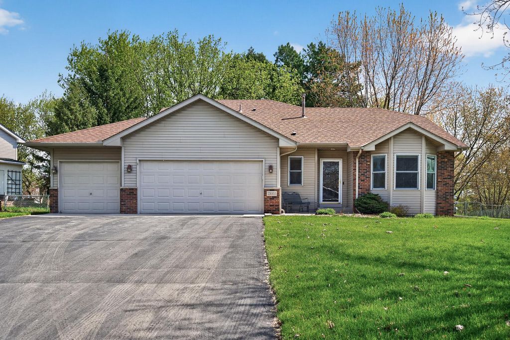 Photo of 25955 Glen Oak Drive, Wyoming, MN 55092 (MLS # 7013427)