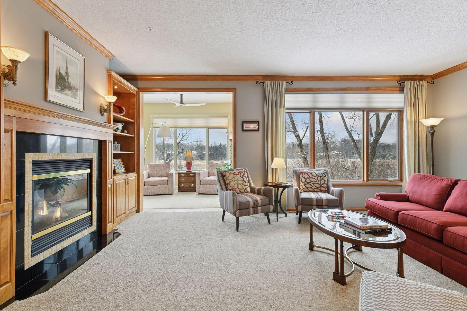 101 Willoughby Way E