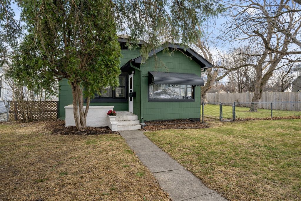 Photo of 5216 Bryant Avenue N, Minneapolis, MN 55430 (MLS # 7019635)