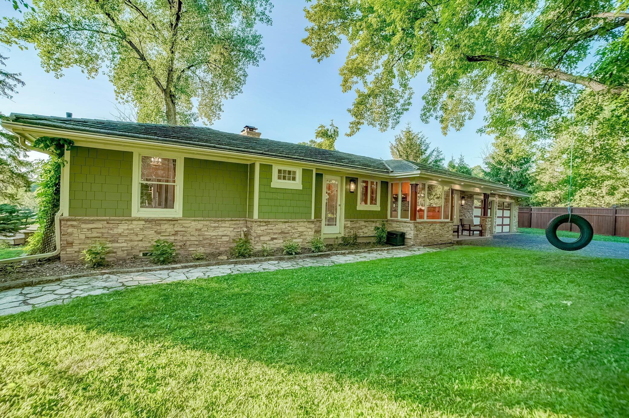 1104 Meadowlark Drive