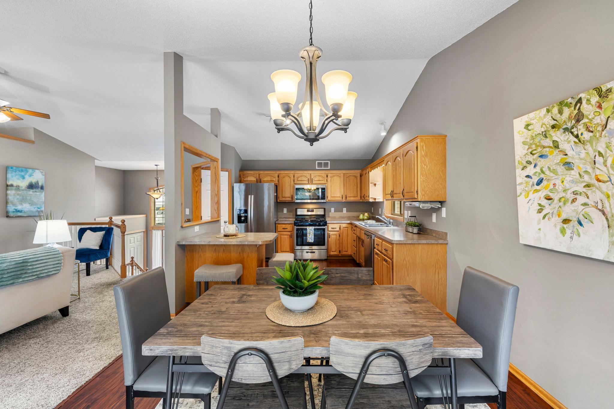 9197 Alamo Street NE