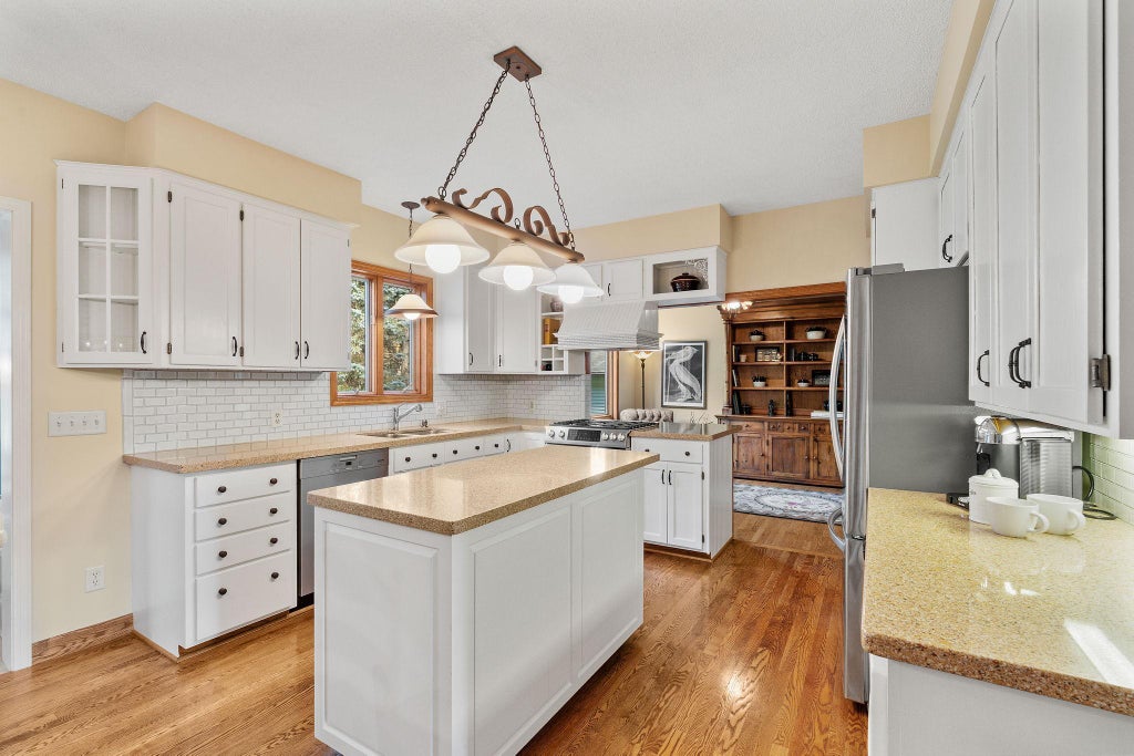 Photo of 11828 Boulder Bay Road, Eden Prairie, MN 55344 (MLS # 7122283)
