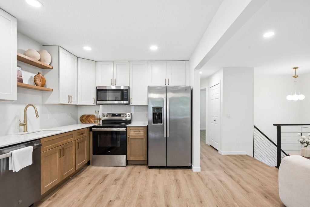 Photo of 18121 Covington Path, Minnetonka, MN 55345 (MLS # 7127322)