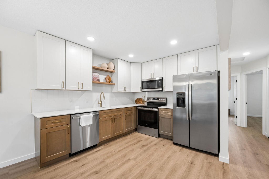 Photo of 18121 Covington Path, Minnetonka, MN 55345 (MLS # 7127322)