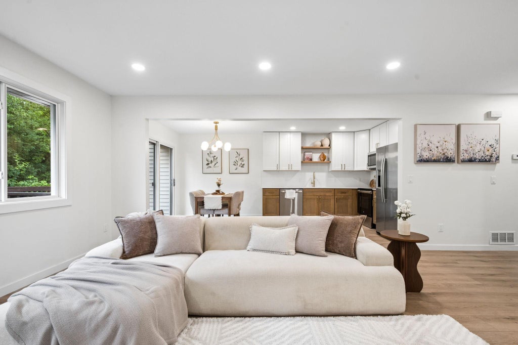 Photo of 18121 Covington Path, Minnetonka, MN 55345 (MLS # 7127322)