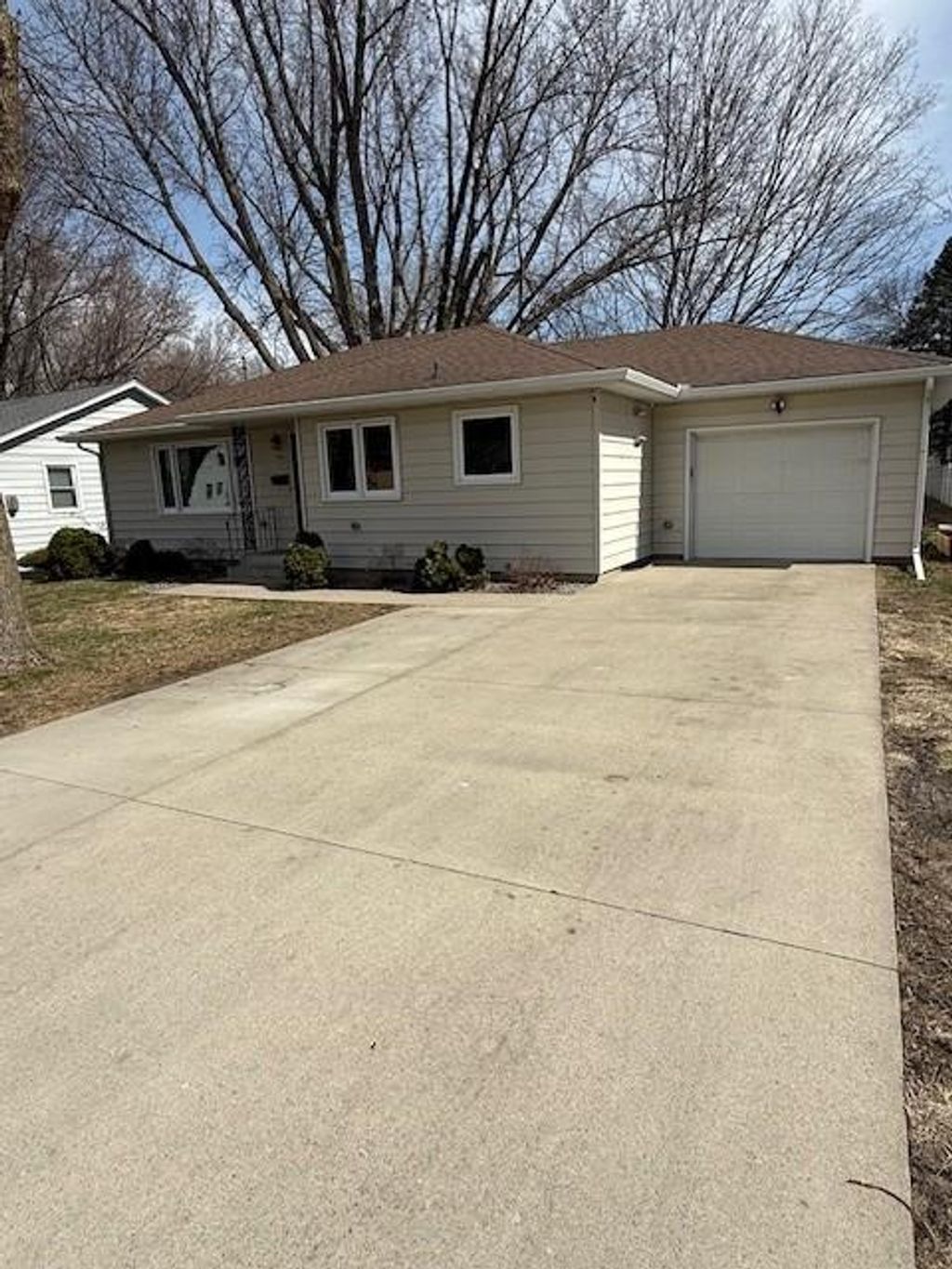 Photo of 901 5th Street SW, Waseca, MN 56093 (MLS # 7049224)
