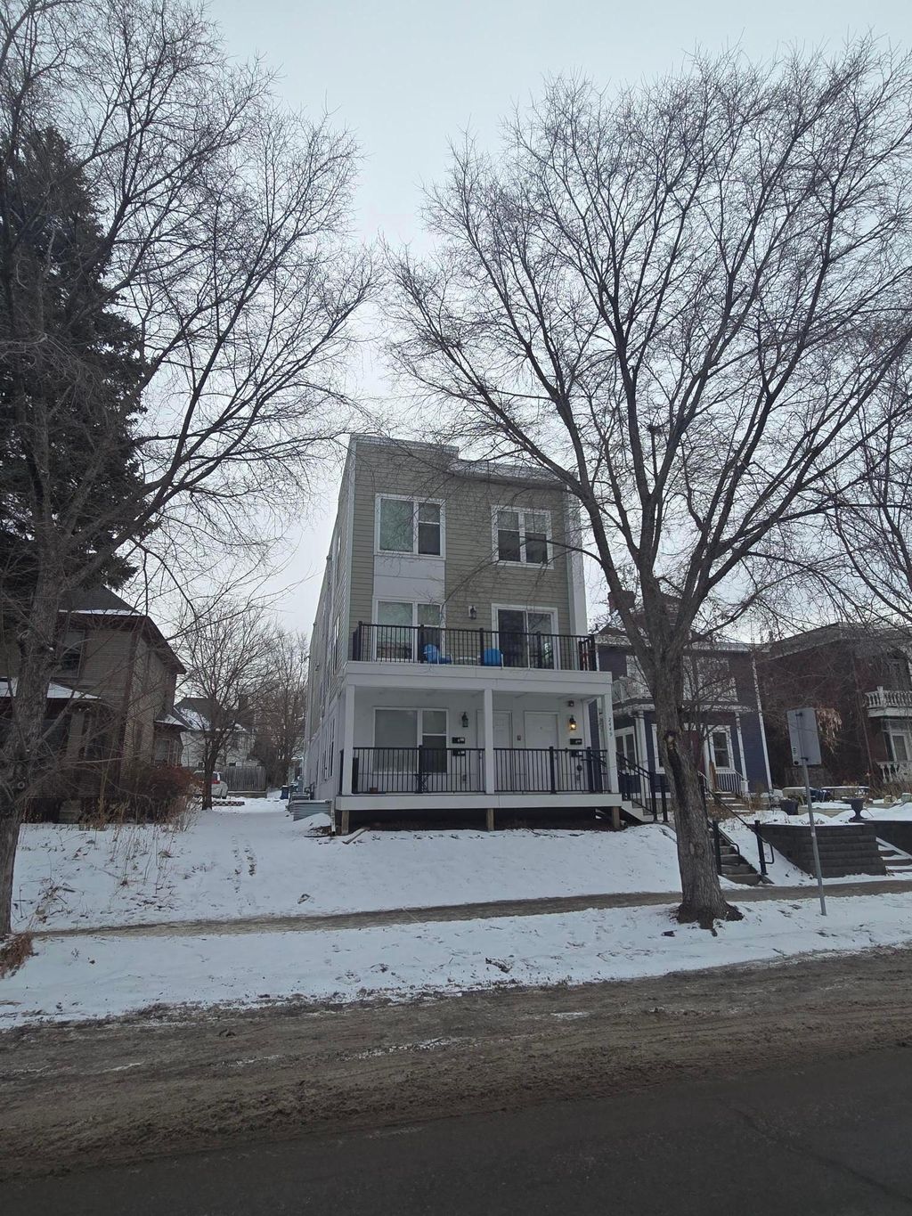 Photo of 2449 Lyndale Avenue S, Minneapolis, MN 55405 (MLS # 7017630)