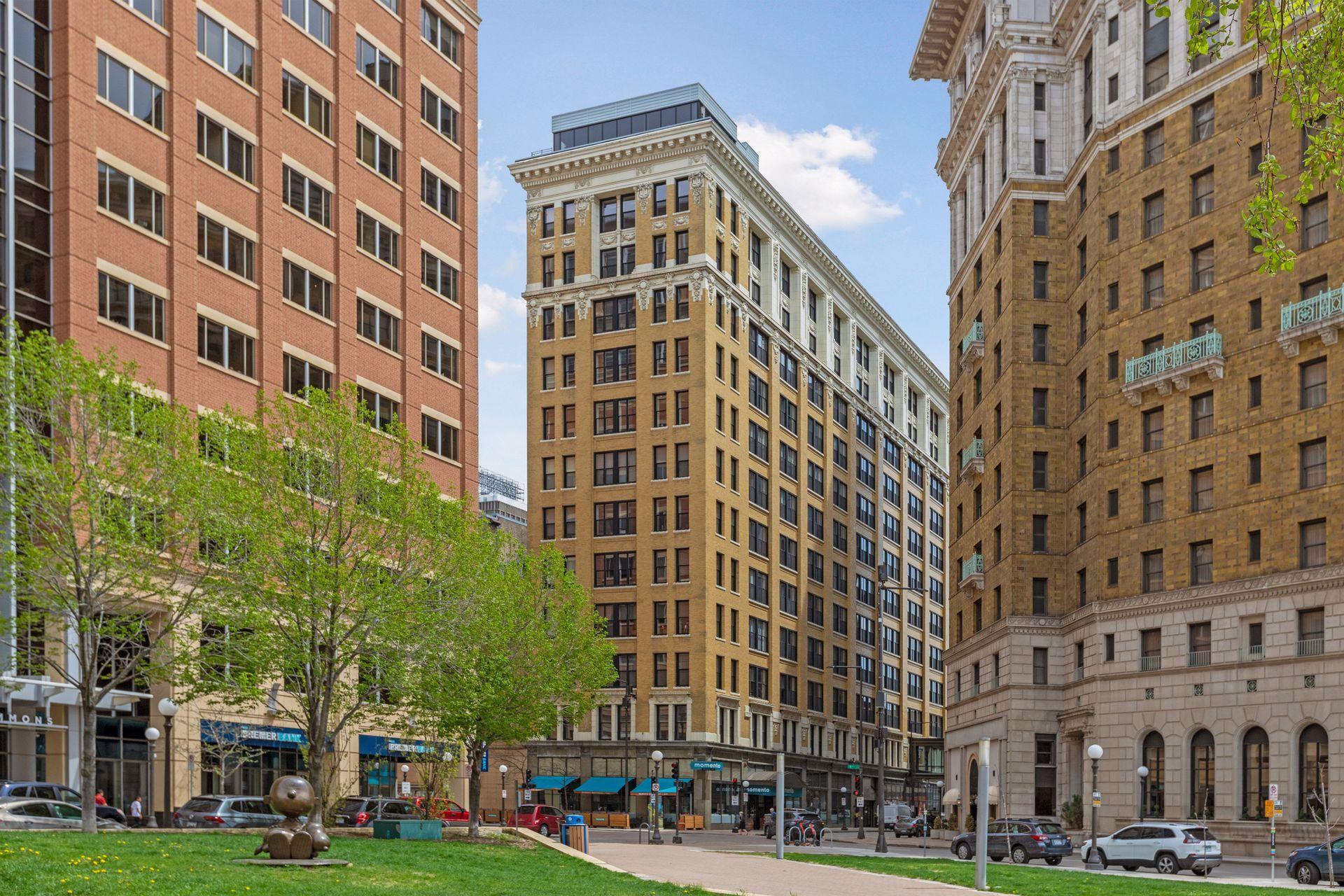 350 Saint Peter Street 908