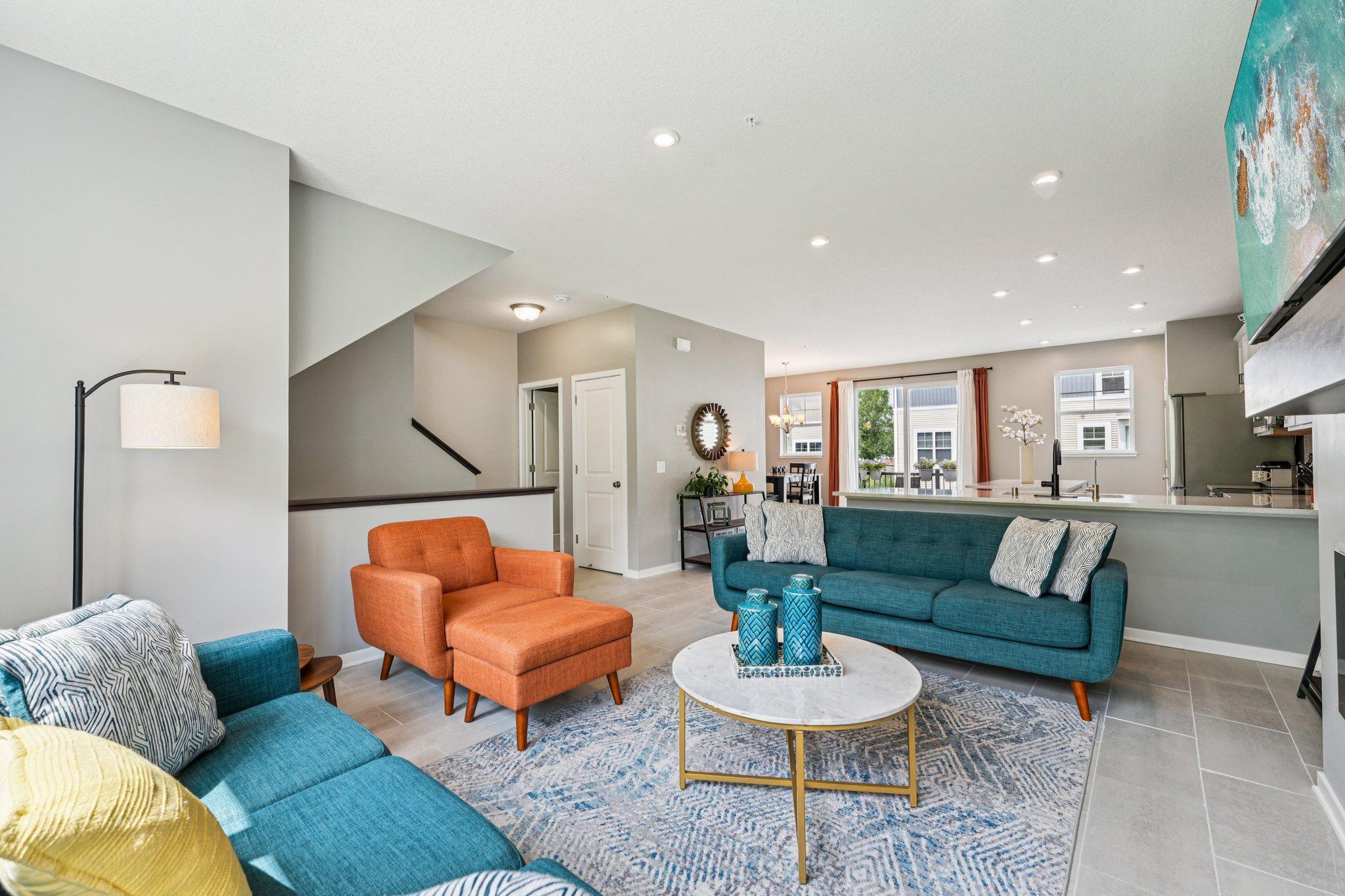 2222 Gateway Curve