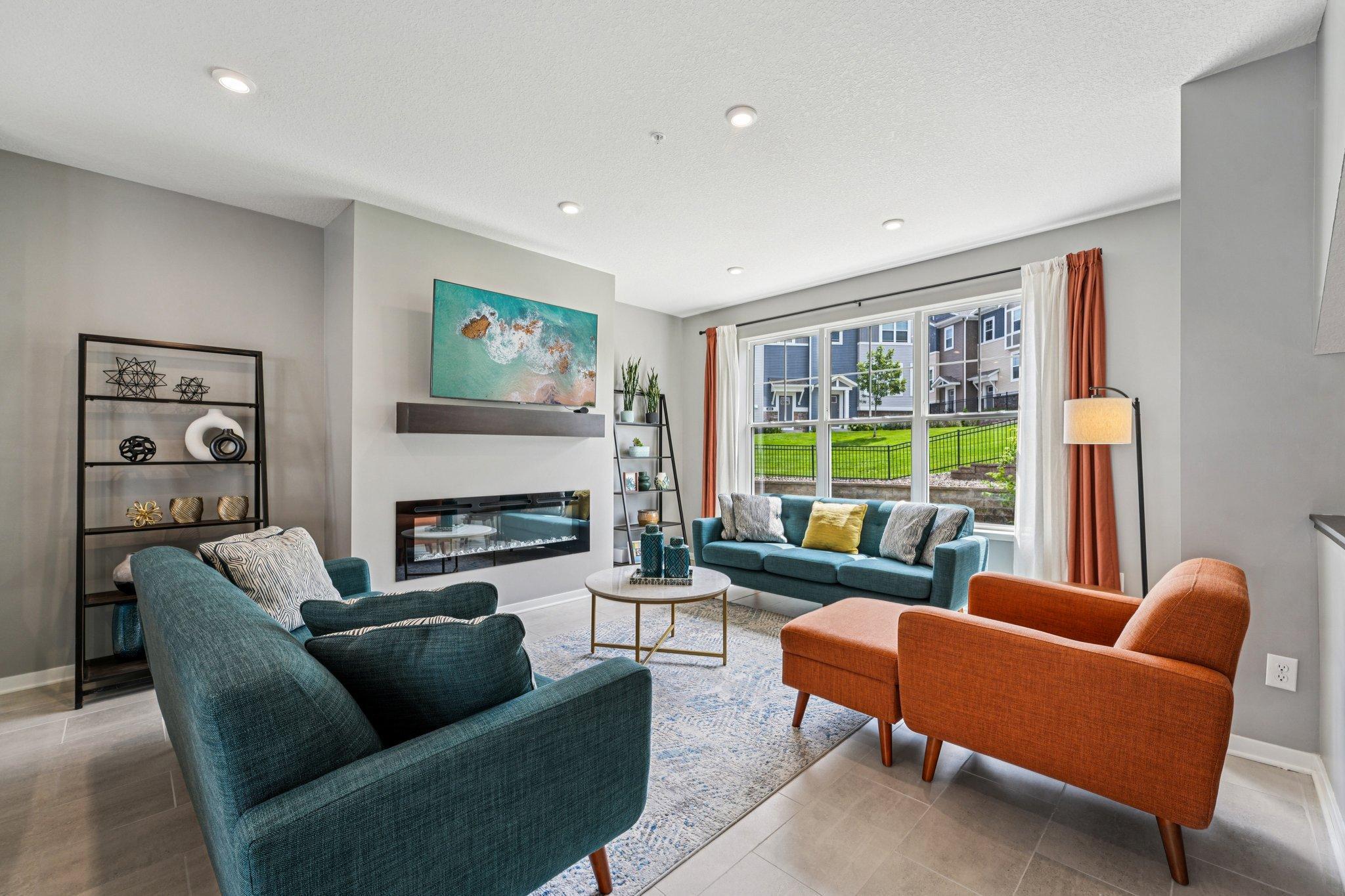 2222 Gateway Curve