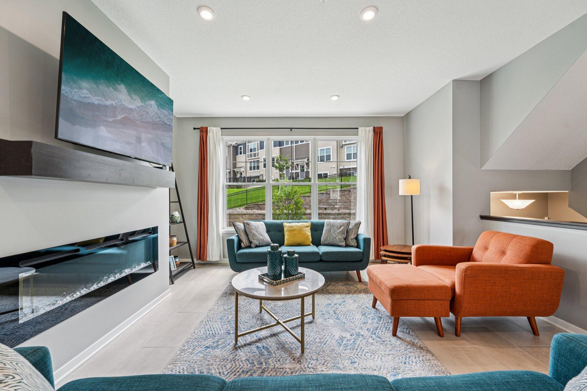 2222 Gateway Curve