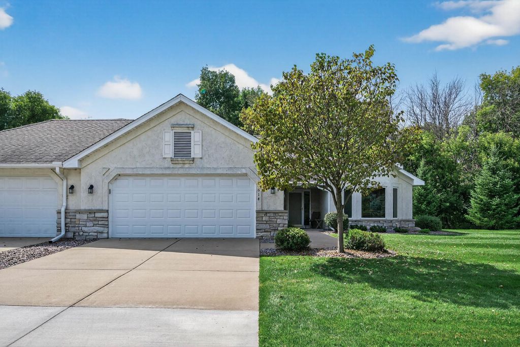 Photo of 2614 Parkview Court, White Bear Lake, MN 55110 (MLS # 7029991)