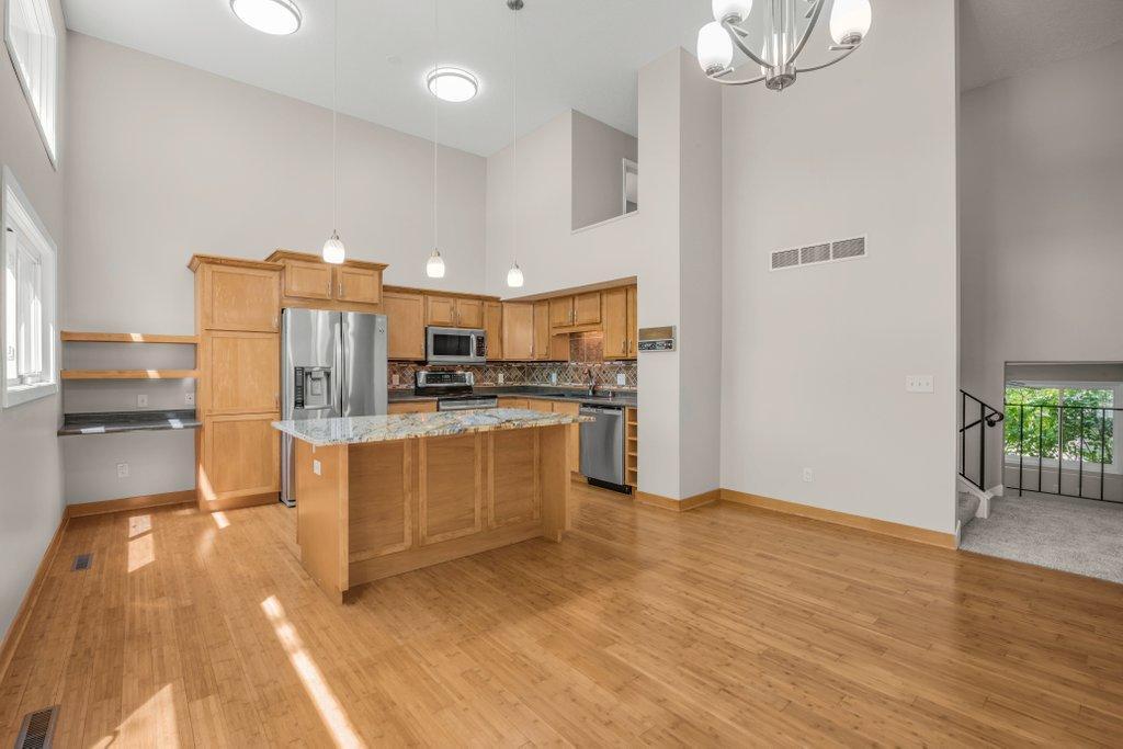 1005 W 105th Street