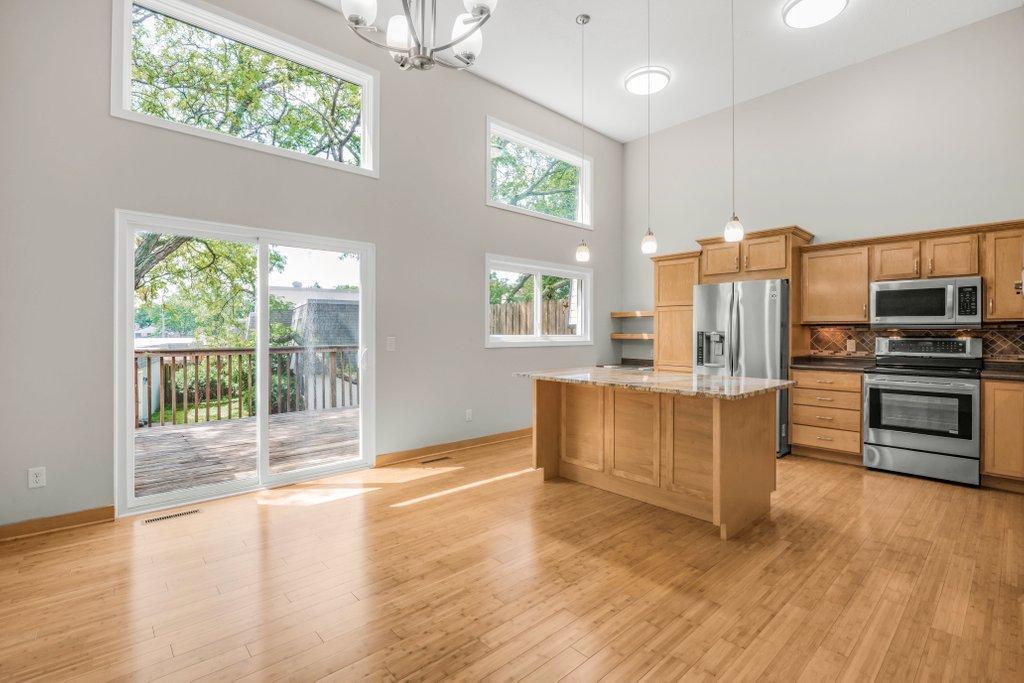 1005 W 105th Street