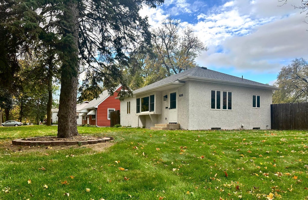 Photo of 635 8th Avenue E, Shakopee, MN 55379 (MLS # 7160212)