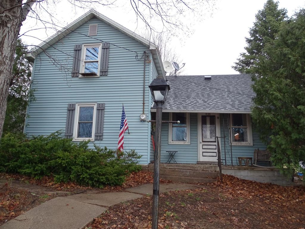 Photo of N320 N Main Street, Nelson, WI 54756 (MLS # 7053693)