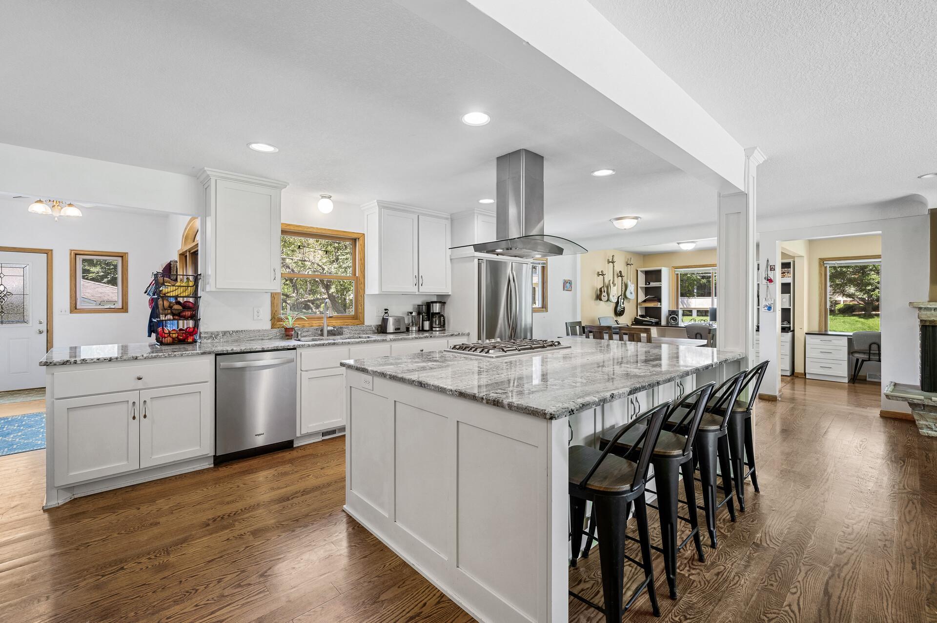 1281 W Minnehaha Parkway