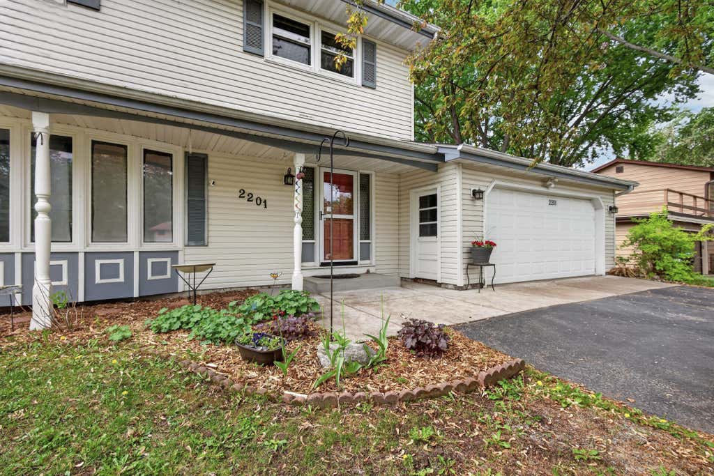 Photo of 2201 Mounds Avenue, New Brighton, MN 55112 (MLS # 7127807)