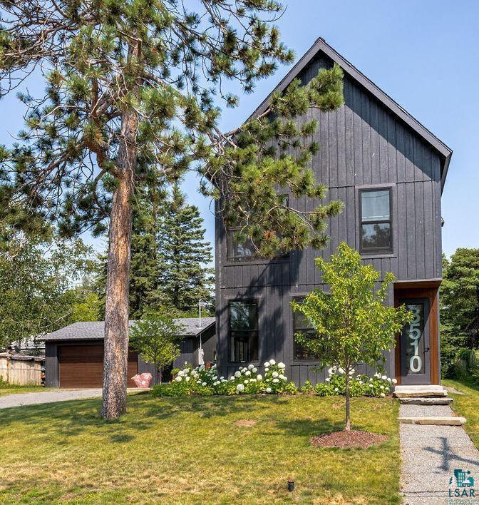 Photo of 3510 Minnesota Avenue, Duluth, MN 55802 (MLS # 7137002)