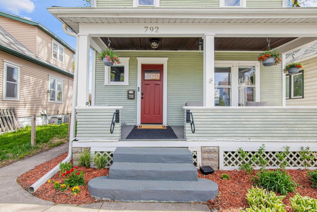 Photo of 792 Smith Avenue S, Saint Paul, MN 55107 (MLS # 7094746)