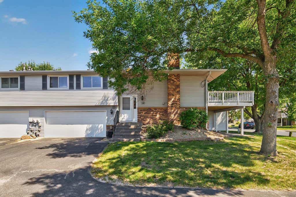 Photo of 1010 E 145th Street, Burnsville, MN 55337 (MLS # 7126072)