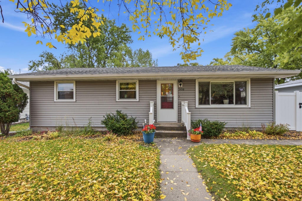 Photo of 938 34th Avenue N, Saint Cloud, MN 56303 (MLS # 7158115)