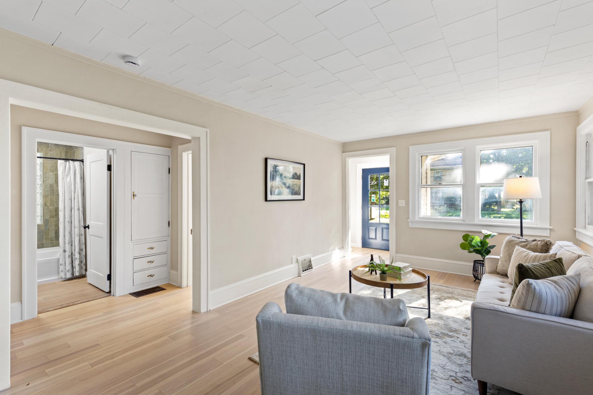 2744 Toledo Avenue S