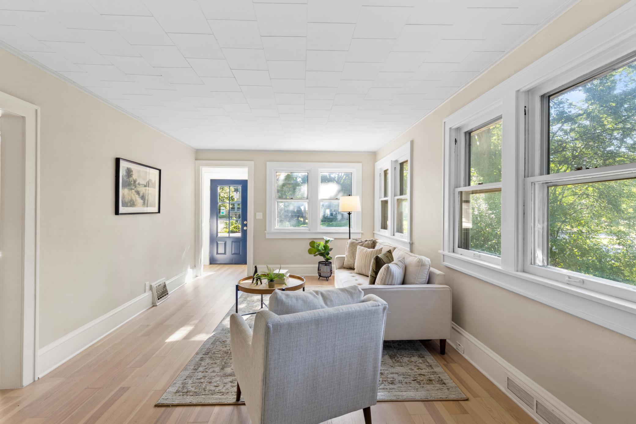 2744 Toledo Avenue S