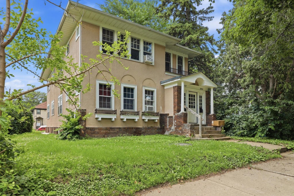 Photo of 1917 Newton Avenue N, Minneapolis, MN 55411 (MLS # 7124536)