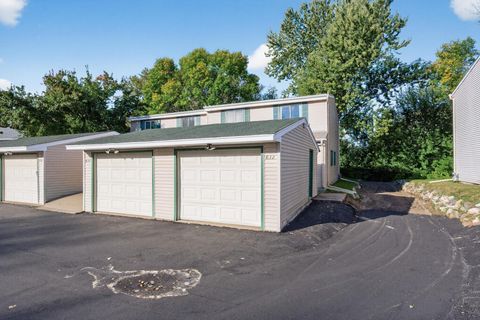 832 Woodgate Drive 107 Vadnais Heights MN 55127