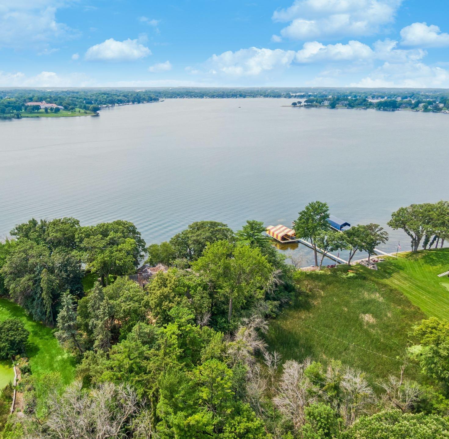 2425 N Shore Drive