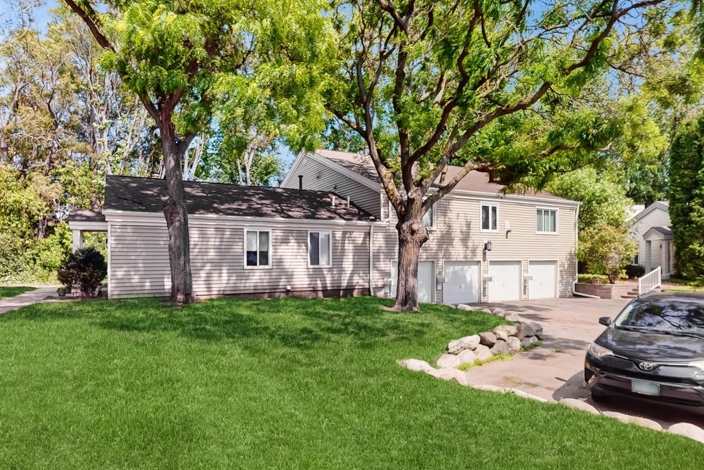 Photo of 7401 Landau Drive #7401, Bloomington, MN 55438 (MLS # 6826336)