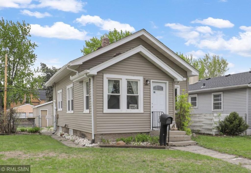 Photo of 1868 Hawthorne Avenue E, Saint Paul, MN 55119 (MLS # 7069508)