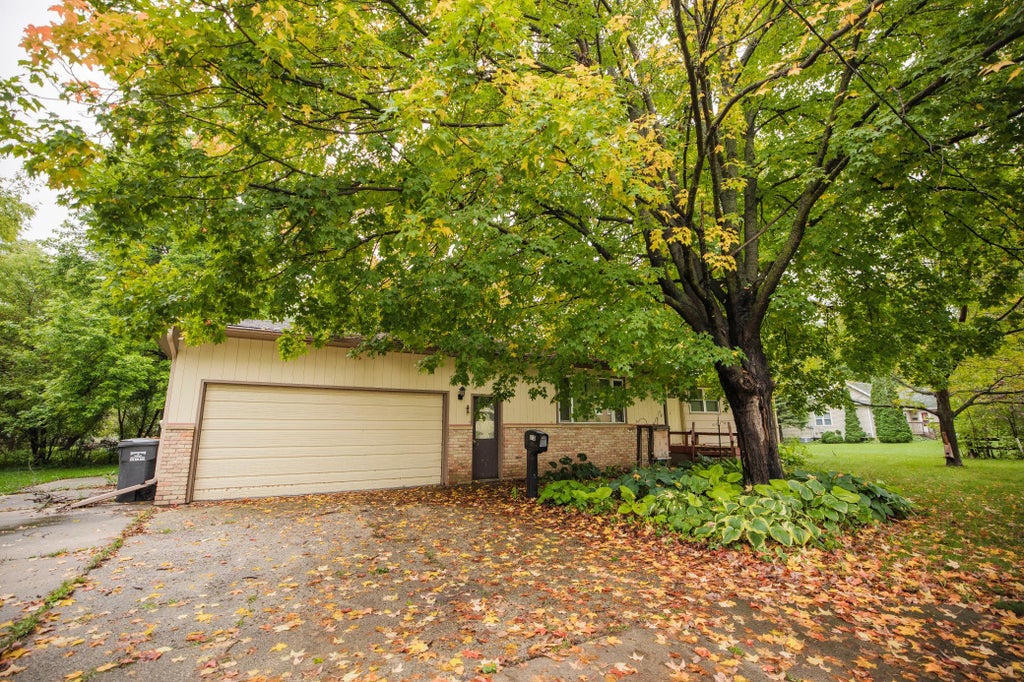 Photo of 315 W 10th Street, Morris, MN 56267 (MLS # 7150770)